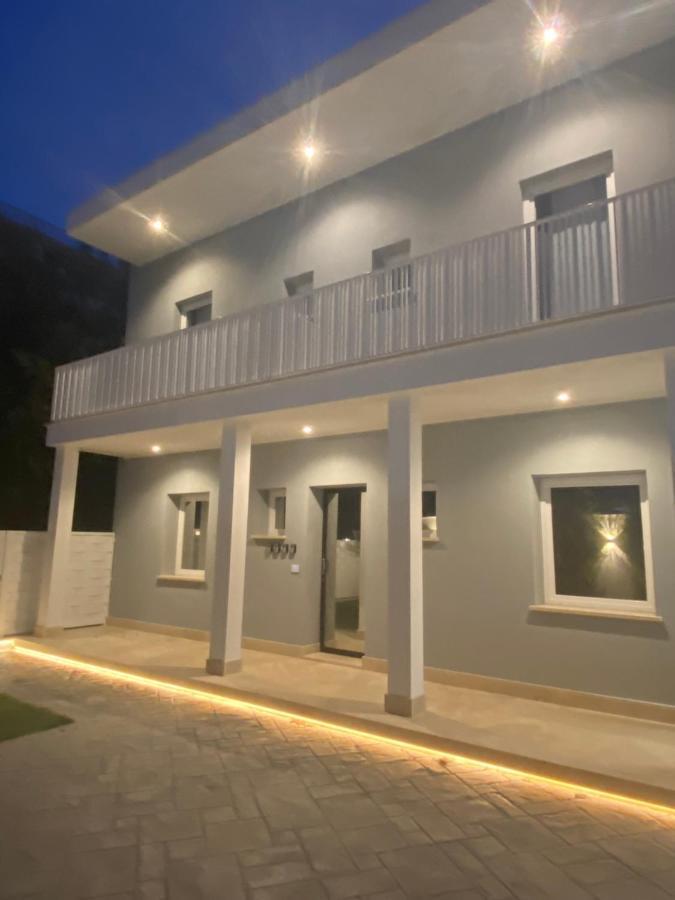 Grey House Guest House Luxury ラティーナ エクステリア 写真