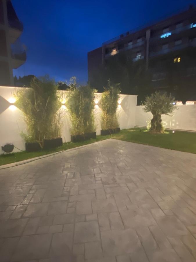 Grey House Guest House Luxury ラティーナ エクステリア 写真