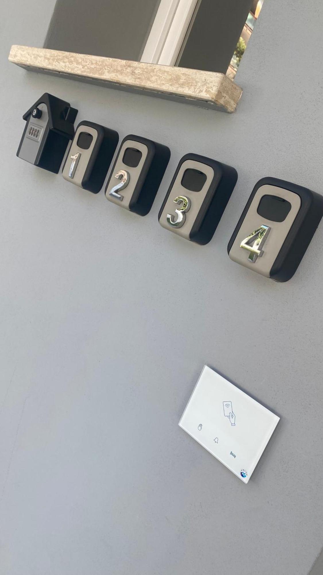 Grey House Guest House Luxury ラティーナ エクステリア 写真